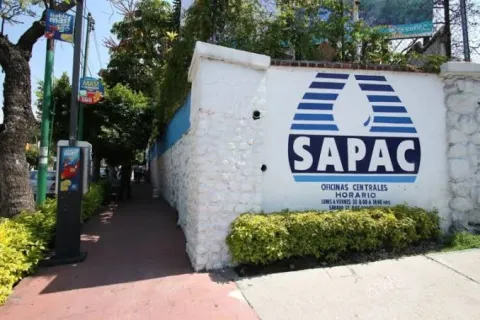 Cabildo de Cuernavaca votará la contratación de una empresa para incorporar energía solar a Sapac y reducir hasta 30% el gasto mensual de electricidad.