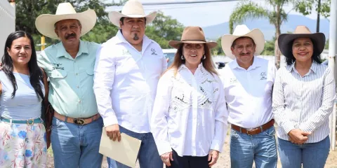 Gobernadora González Saravia refrenda apoyo al sector ganadero en aniversario de la Unión Regional