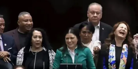Les traicionó el subconsciente: morenistas dicen “sí” al huachicol fiscal en San Lázaro
