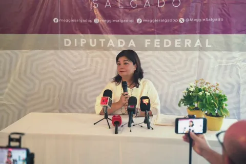 Meggie Salgado informa sobre uso de celulares en escuelas