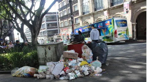 Basura en las calles principales de Cuernavaca *CORTESÍADDM*