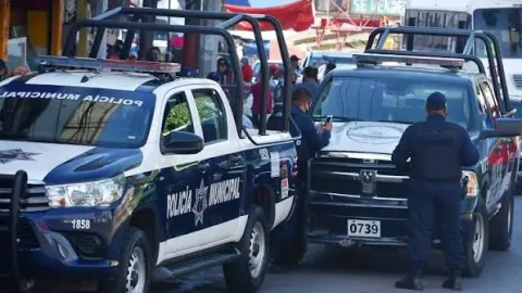 Policías reforzaron vigilancia perimetral tras disparos en Chipitlán y una narcomanta en Prepa 1