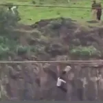 ¿Fue por un iPhone? Joven y sus padres mueren tras caer de una colina