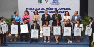 Entregan premio al Mérito Juvenil “Cuauhnáhuac” 2024 