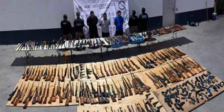 Detienen arsenal de Texas con 210 armas en NL, Cárteles  se quedan sin armas 