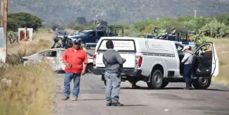 Atacan con explosivos a policías en carretera de Villa García, Zacatecas; hay dos heridos