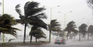Polo podría alcanzar categoría 4 y provocar lluvias intensas en México