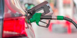 Sin darte cuenta compraste gasolina al CJNG. EU vincula 12 empresas gasolineras a su red criminal