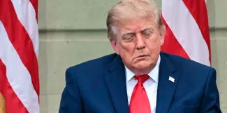 ¿Trump se duerme? durante homenaje a víctimas  del 11-S. VIDEO