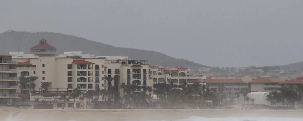 Marina despliega a casi 3 mil elementos en Baja California Sur por la amenaza del huracán "Polo"