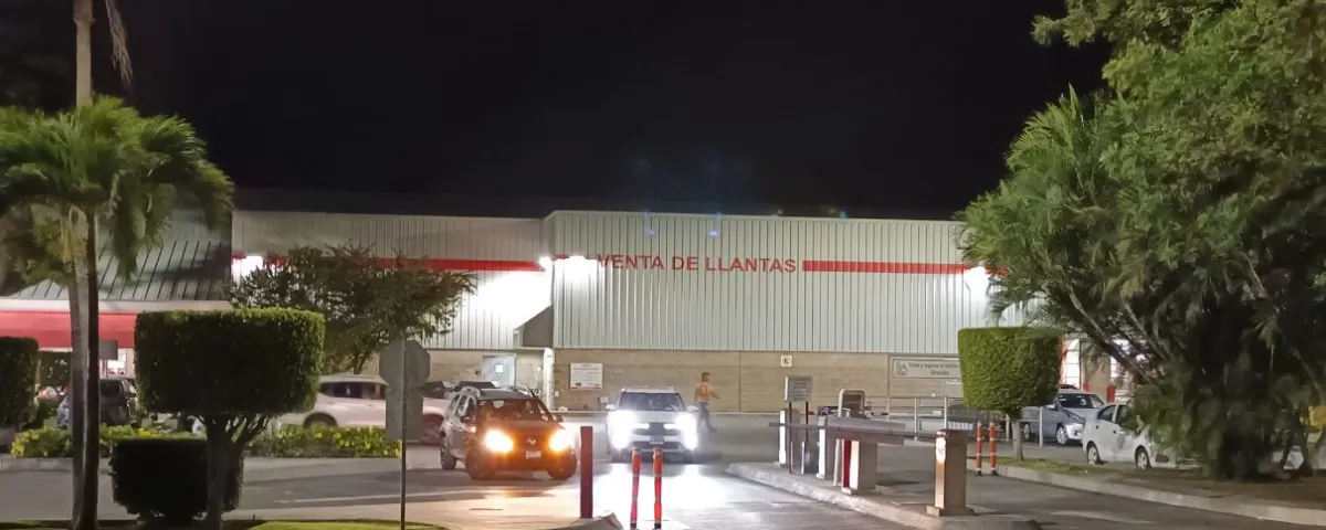 Lesionan al coordinador de la AIC durante presunto intento de asalto en Costco de Cuernavaca