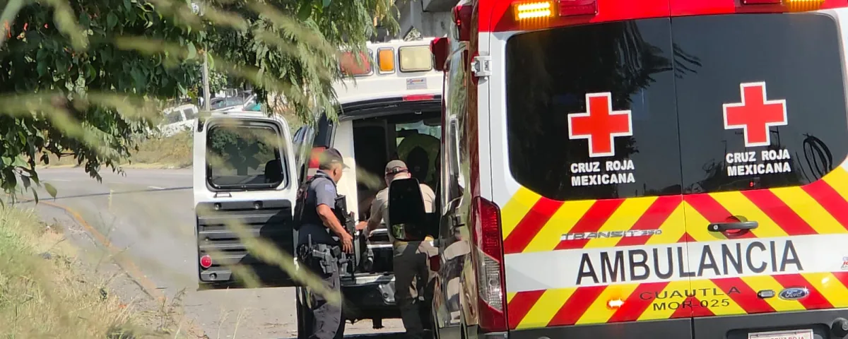 El chofer fue herido de bala y un estudiante permanece estable tras la agresión en Cuautla