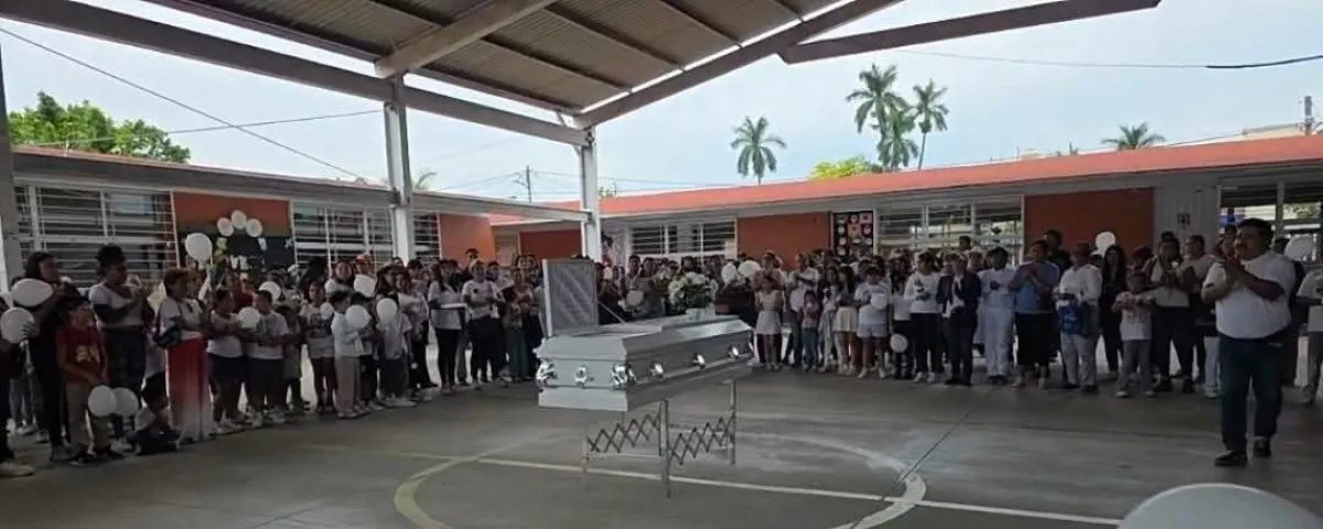 Rinden homenaje al pequeño José en su escuela primaria