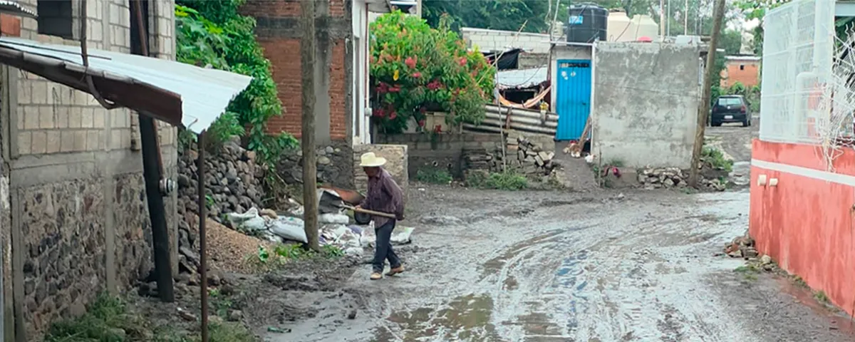 Familias de Tepalcingo pierden bienes por inundación; piden ayuda