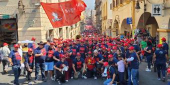 Marcha UAEM en el Día del Trabajo y claman por rescate financiero