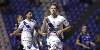 Puebla le gana a Querétaro y pelea por un lugar en la liguilla