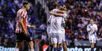 Puebla rompió las quinielas y derrotó a Chivas 1-0