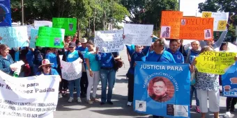 Familiares de 115 internas y presos de penales acusan a la FGJ de fabricarles delitos