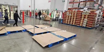 Influencer acaparadora compra 800 roscas de Costco para revenderlas